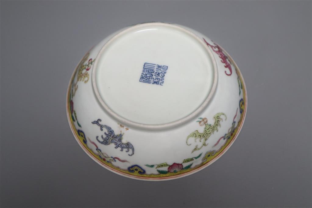 A Chinese famille rose dish, 17cm